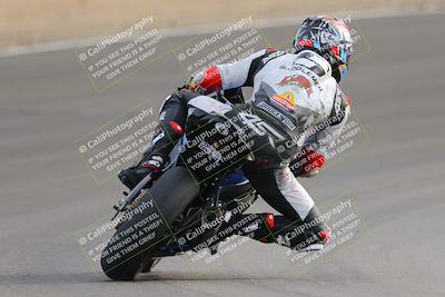 media/Dec-17-2022-SoCal Trackdays (Sat) [[224abd9271]]/Turn 10 Backside (120pm)/